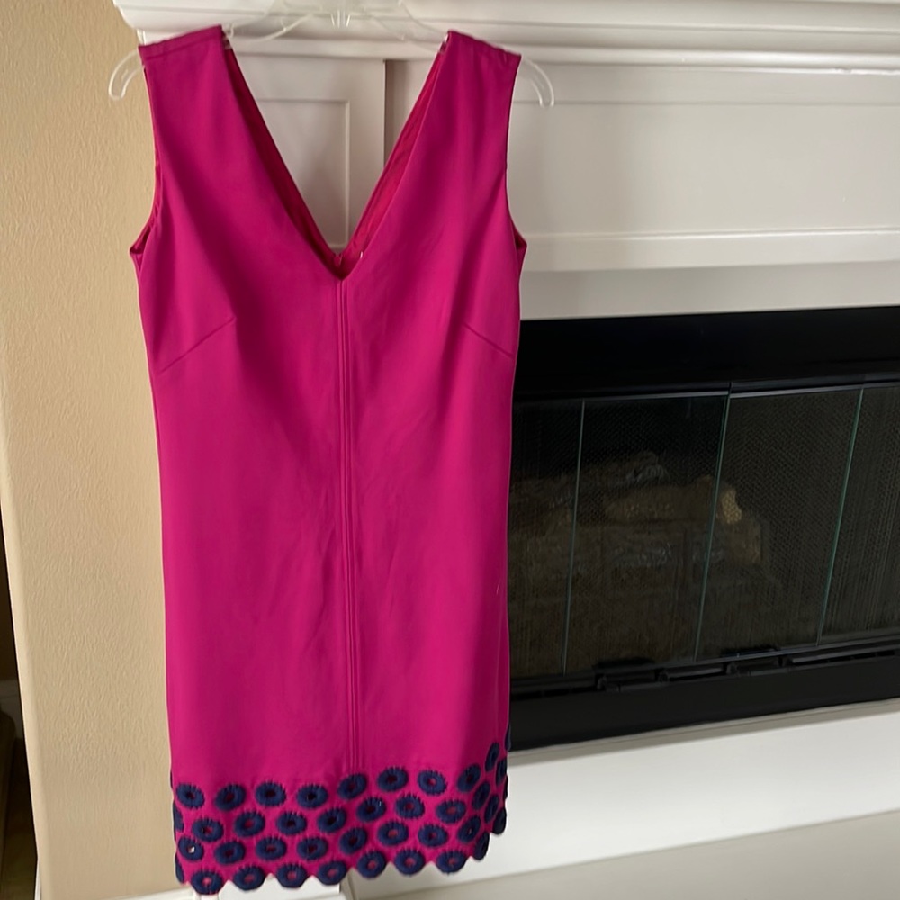 Gorgeous Trina Turk dress. Colors are fushia and navy blue. No size label